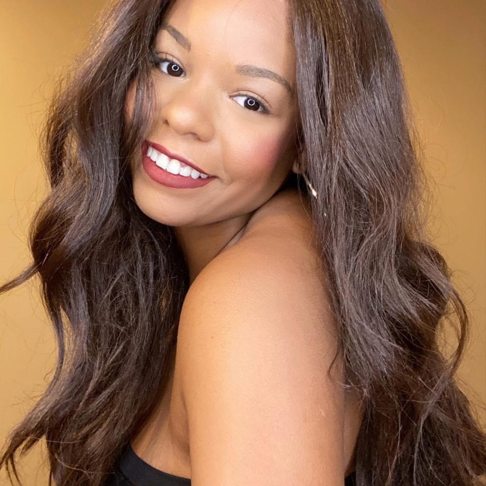 Meet your Posher, Monica